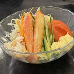 かに猿 - かにサラダ。自分が幼稚園の頃から浅草ヨシカミで食べていて、以降うん十年愛する食べ物。ヨシカミのとは違って、さっぱり系です。しかもカニが立派だし♪