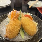 かに猿 - かにコロッケ。安定の美味しさ。いつすき焼きやてっちりに行けるんだろう？アラカルトがうますぎて、この三十年前に進めない。