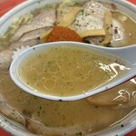 赤湯ラーメン 龍上海 赤湯本店 - スープ