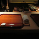 成生 - こちらも塗盆に貝匙