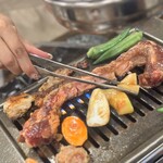 ホルモン焼肉 よし肉臓 - 