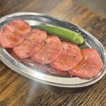 ホルモン焼肉 よし肉臓 - 