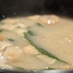 ハンバーグステーキ jumbo - お味噌汁、めちゃ具が増えてた