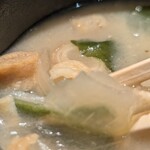 ハンバーグステーキ jumbo - 玉ねぎ、わかめ   巻き麩