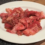 楽楽苑 - 【謎に美味い！】珍味コマ肉焼！