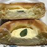 くらすわベーカリー - 濃厚クリームのブリオッシュ　断面