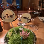 ザ タヴァン グリル＆ラウンジ - 