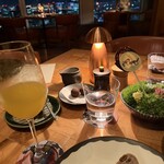 ザ タヴァン グリル＆ラウンジ - 