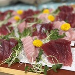 みなと市場 小松鮪専門店 - 小松鮪専門店の豪華刺身舟盛