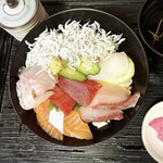 新和食料理・創作居酒屋 七之月之夢 - 海鮮丼ランチ