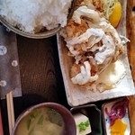 Tabemono Ya Hanetobi - チキン南蛮定食大盛り。