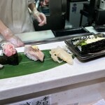 立食い寿司 根室花まる 東京ミッドタウン八重洲店 - 