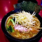 家系ラーメン たつ家 - 