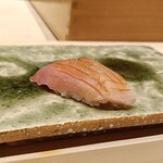 すし道 冨座 - 天然ブリ