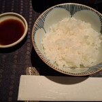 瀬里奈 - 刺身醤油と、魚沼産コシヒカリご飯です。