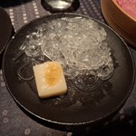 瀬里奈 - しゃぶしゃぶのスープで調理したくずきりと、餅です。