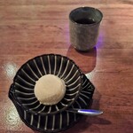 瀬里奈 - ほうじ茶と、バニラアイスクリームです。