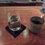 瀬里奈 - ほうじ茶と、お冷です。