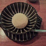 瀬里奈 - バニラアイスクリームです。モンシェルトントンの厨房で作っていて、優しい濃厚な甘さが病み付きになります。