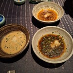 瀬里奈 - しゃぶしゃぶのポン酢、ゴマだれ、ピリ辛だれの3点に、おろしニンニクを追加したものです。