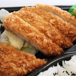 平田牧場 - 平牧三元豚ロースかつ弁当 780円。