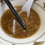 ラーメン もっけだの - 『朝食セット(ラーメン野菜マシマシ・ライス大)』のス－プ