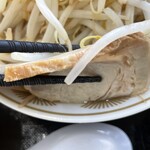 ラーメン もっけだの - 『朝食セット(ラーメン野菜マシマシ・ライス大)』の豚