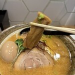 自家製麺 らーめん工房 縁 - 大きいメンマ