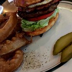 ザ・コーナー ハンバーガー＆サルーン - ハンバーガーはめちゃくちゃ旨い