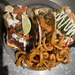 ブルー エントランス キッチン - カーリーフライも結構な量でついてくる