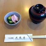 武蔵屋 - 肝吸い、お新香付き