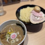 UNDERGROUND RAMEN 頑者 - 料理写真: