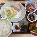 すき家 - 料理写真:牛小鉢ベーコンエッグ朝食