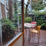 BOOK CAFE 本の庭 - テラス席も