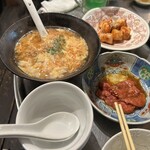 焼肉恩匠 - チゲスープ（ハーフ）460円、丸腸旨辛850円