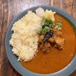 隙間カレー - 上から　黒い唐辛子も美味しい