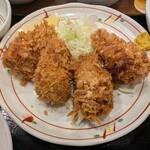 巣鴨ときわ食堂 - 大きめの牡蠣が4個