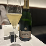 レーヌ デ プレ - 