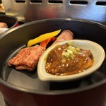 焼肉 安萬 - 下段　ランプ、レバー、生タンフランク