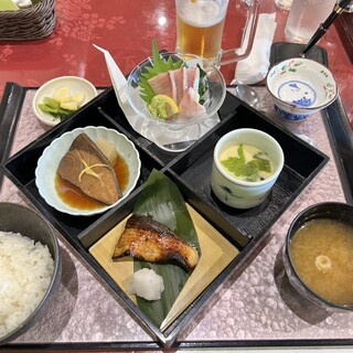 三島ゴルフ倶楽部 レストラン_1