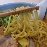 IOrI - 中太縮れ麺