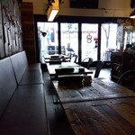 UNDERGROUND - 店内