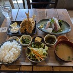 荒川屋ダイニングバ－サンドフィッシュ - 