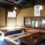 そば繁 - 入口側フロア　座敷