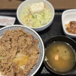 吉野家 - 料理写真:牛丼大盛(740円), ポテトサラダ(195円), から揚げみそ汁セット(217円)