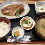 おさかな食堂 - 本日の煮魚定食（赤魚の煮付け）