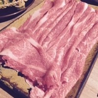 焼肉 しゃぶしゃぶ 石田屋。 北野坂店 - 4900円のコース、140gのお肉2人前