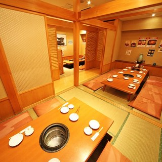 ほっと落ち着ける空間をご提供。完全個室や掘りごたつ席有♪