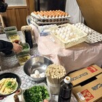 須崎食料品店 - 卵は必須です。