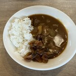 レストラン ヴァロリス - カレーは、その時々で味が違うのが楽しみ